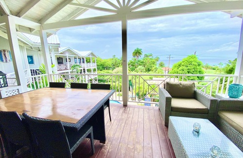 Merlin Bay Condo | Lantana 4, 4 Bedroom Steps From The Beach With Two Swimming Pools
