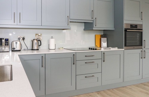 Fareham Cottage | LAPWINGS, with pool in Titchfield Common