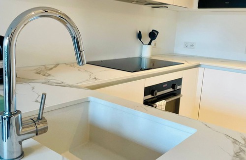 Gare Apartment | Large 1 bedroom -Center terrace parking