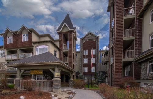 Cougar Creek Apartment | Large 1 Bedroom Suite (4 person)