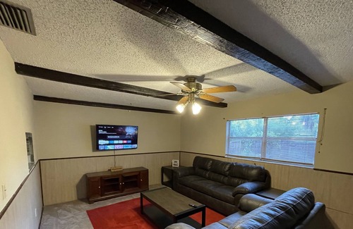 Greater Pinellas Point House | Large 3/2 House in Beautiful St Pete Florida
