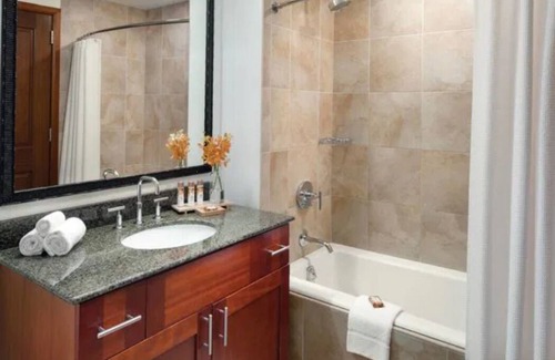 Lihue Resort | Large 3-bedroom Villa in beautifulLihue, HI…that opens wide to fabulous views.