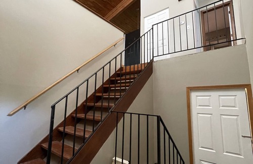 Apple Valley House | large 3 beds 2 bath Townhome with 20' high ceiling and stone fire place.