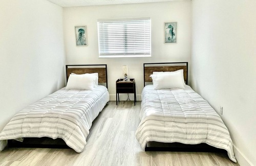 West Little River House | Large 3Br/2Ba Oasis Wynwood & Beaches *30 day Stay*