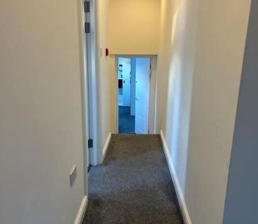 Roath Apartment | Large 4 bed, walking distance to centre - sleeps 8