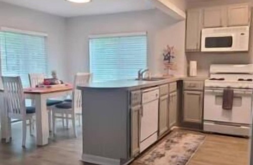 Indian River House | Large 4BR Lodge Sleeps 12+