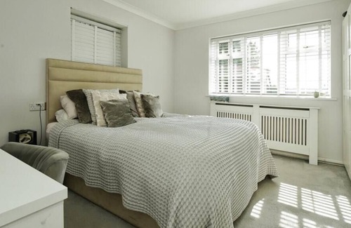 Brighton House | Large 5 Bedroom Brighton Home With Hot Tub