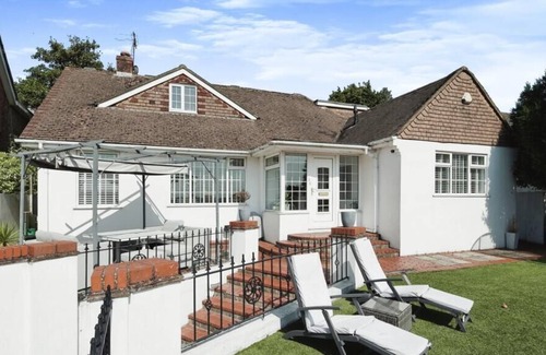 Brighton House | Large 5 Bedroom Brighton Home With Hot Tub