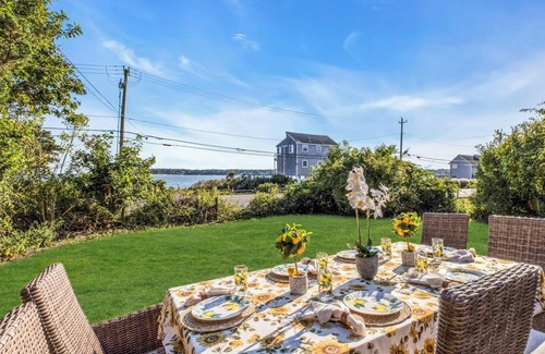 Hampton Bays House | Large 6-Bedroom 3-BR Waterfront Hamptons House, Private Beach in Front, and Pool