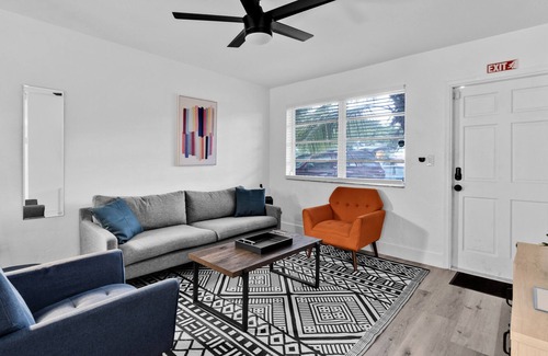 West Hollywood House | Large 6BR Vacation Home, Private Pool near Casino