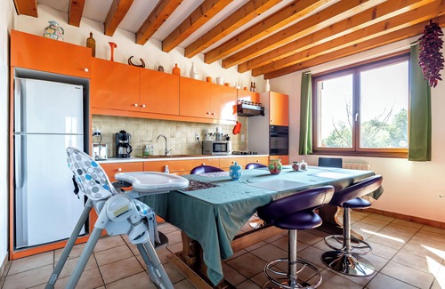 Chasse-sur-Rhone Apartment | Large 75m2 apartment with quiet view 25km from Lyon