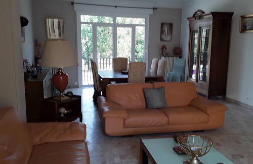 La Gare House | Large air-conditioned apartment 3 bedrooms, patio, parking spaces Perpignan center 150m2