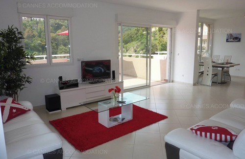 La Napoule House | Large and confortable apartment sea view on the hills of Mandelieu