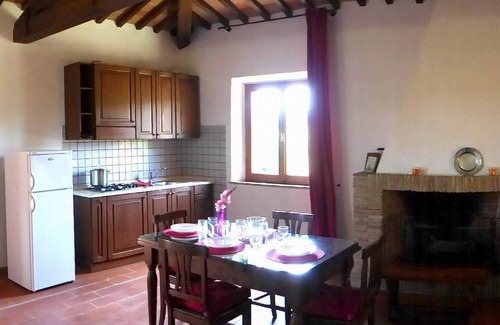 Torrita di Siena Apartment | Large apartment with a panoramic view