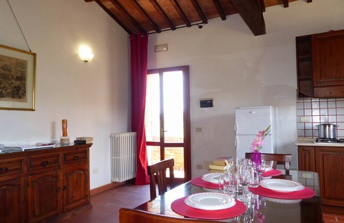 Torrita di Siena Apartment | Large apartment with a panoramic view