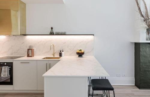 Launceston CBD Apartment | Large Apartment in Launceston- Timeless Luxury