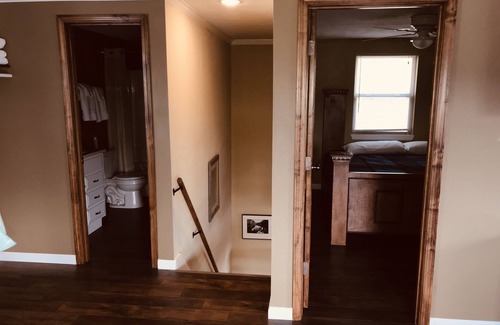 Waynesville Cabin | Large Beautiful Cabin Sleeps 12