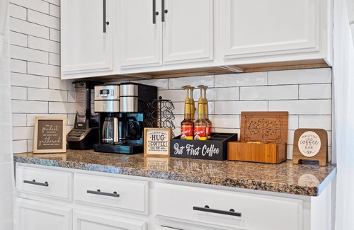 Midtown - Westport House | Large Beautiful Midtown Home with Private Parking!