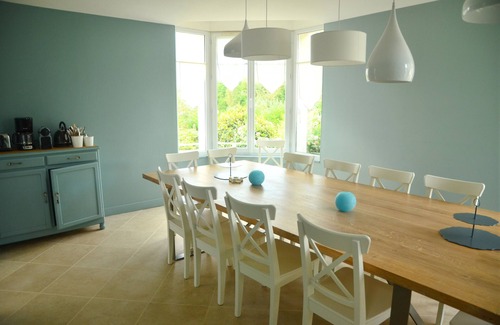 Port-en-Bessin-Huppain House | Large bright house in the shape of a boat
