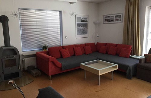 Lohfelden Apartment | Large bright 2 room apartment