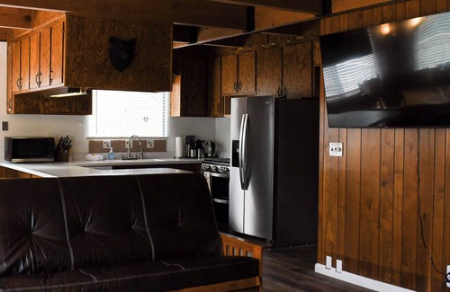 Cold Springs Cabin | Large Cabin in Cold Springs 3 Minutes From Pinecrest Lake & Dodge Ridge WiFi