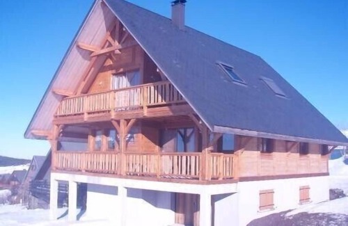 Chastreix Ski Chalet | Large chalet - South-facing, view of the Cantal - Sleeps 15, at the foot of the slopes