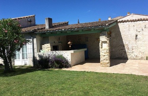 La Couarde-sur-Mer House | Large charming house in the heart of the village of Couarde close to the beaches .
