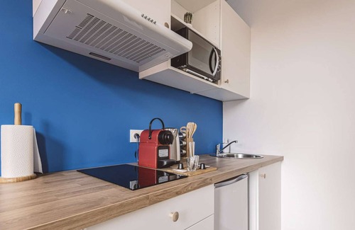 Chalons-en-Champagne Apartment | Large, comfortable studio 15 minutes' walk from the Cathedral