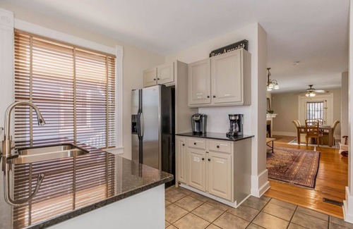 Southmoreland House | Large, Comfortable, Multi-generational Home