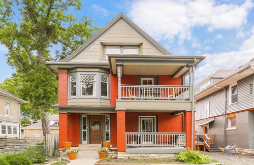 Southmoreland House | Large, Comfortable, Multi-generational Home