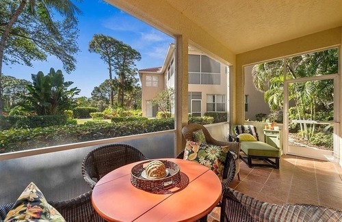 North Naples Condo | Large Deluxe 2-bedroom Condo in Bay Forest Naples Minutes to Beach - 30 day min.