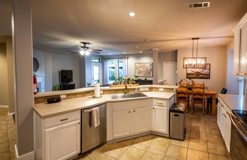 Frisco House | LARGE, FAMILY FRIENDLY HOME, POOL OASIS, CLOSE TO PGA/STAR/TOYOTA STADIUM nn