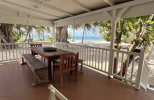 Sainte-Anne Villa | Large family home with private beach