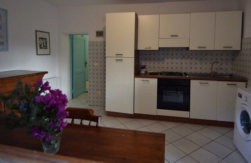 Patresi Apartment | Large garden overlooking the sea