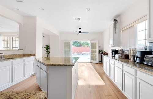 Morningside Meadows House | Large Groups House - Heated Pool+Hot Tub - Fiber