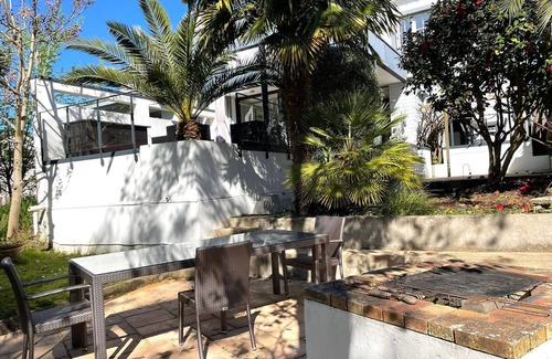 Larmor-Plage House | Large House near the beach and hiking trails