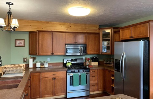 Alyeska House | Large Luxurious Girdwood Getaway with Game Room, New Hot Tub, & EV Charger