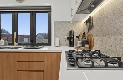 Tullamarine House | Large luxurious home - 5min to Airport, 16min to City