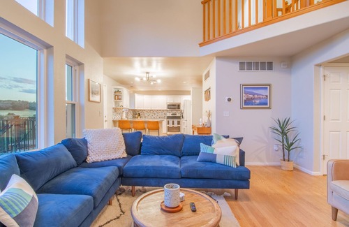 Castle Rock House | Large Luxurious Home Breathtaking Views w/FirePit