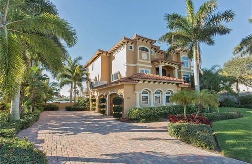Indian Rocks Beach House | Large Mediterranean Oasis - Water Views & Pool -KING BEDS