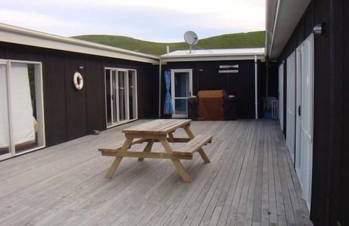 Porangahau House | Large Modern Beach Front House