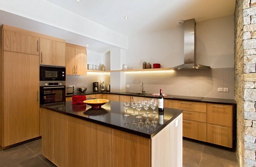 Les Deux Alpes Ski Chalet | Large new chalet in the center of Deux Alpes - indoor pool and sauna