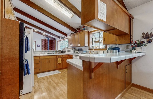 McCall Cabin | Large private home with wood stove & fireplace - near McCall & lake