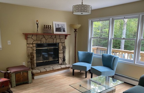 Saugerties House | Large, private, idyllic home in the Saugerties woods just outside of Woodstock