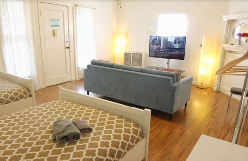 Pico-Union House | Large Private Spacious Room in KoreaTown