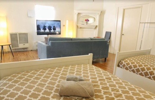 Pico-Union House | Large Private Spacious Room in KoreaTown