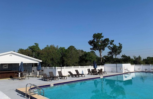 Fellowship House | Large renovated 4 bed, 3bath, 4 miles to WEC, golf course views