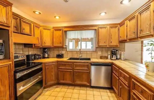 Falls House | Large Secluded Home w/Private Pool, Hot-tub, Gym, Game room, and Bar Area.
