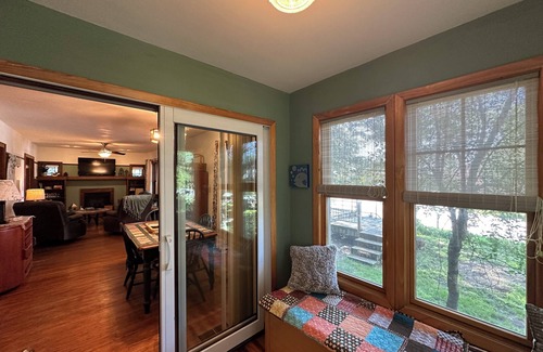 Clear Lake House | Large shaded deck w/view of the lake. Quiet retreat in the heart of Clear Lake.