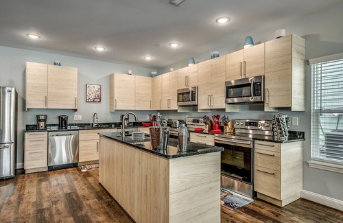 North Myrtle Beach House | Large Standalone Property/PrivatePool/Theater/Banquet Size Tables 200Ft to Beach